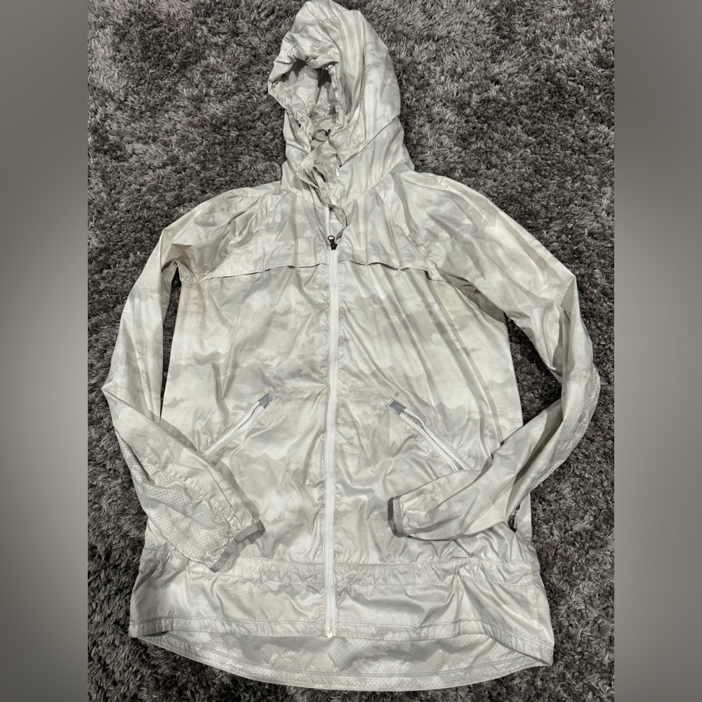 Lululemon wind breaker jacket
